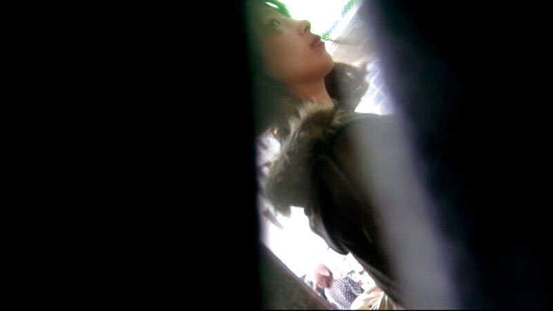 「【人妻NTR】28歳の美人妻が寝取られる羞恥プレイ｜興奮必至の寝取り動画」のサムネイル