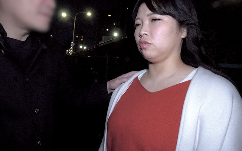 「【素人ナンパ】酔った巨乳人妻を口説いて中出し！欲求不満な熟女奥さんとの濃厚SEX」のサムネイル