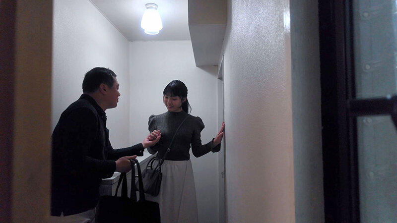 「月乃クロロのニューハーフデリヘル体験|盗撮風プレイで魅せる男の娘の妖艶ヘルスサービス」のサンプル画像2枚目