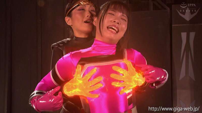 「鈴音杏夏・神納花が挑む女戦士ヒロイン潜入捜査！星捜戦隊ヴェガレンジャーの熱き戦い」のサンプル画像10枚目