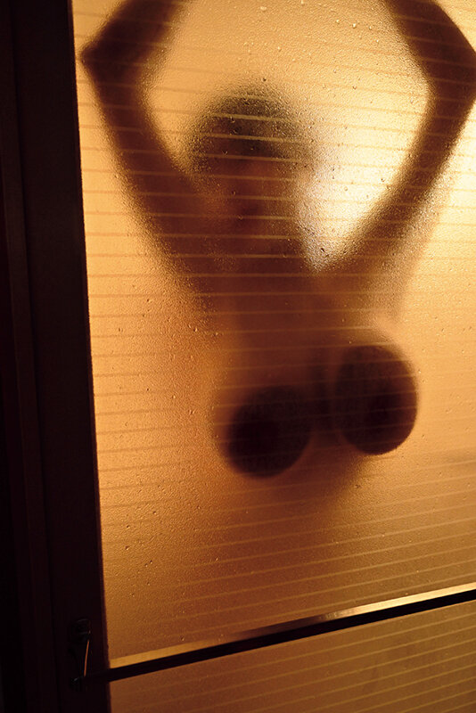 「雨宮ひびき 超乳人妻が義息子を誘惑!パイズリ&中出しで禁断の関係に堕ちる若妻の甘い罠」のサンプル画像9枚目