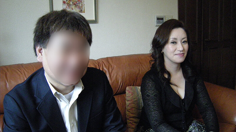 「熟年人妻の濃厚フェラと中出しセックスで絶頂アクメ!巨乳熟女夫婦の愛情交尾6組」のサンプル画像2枚目