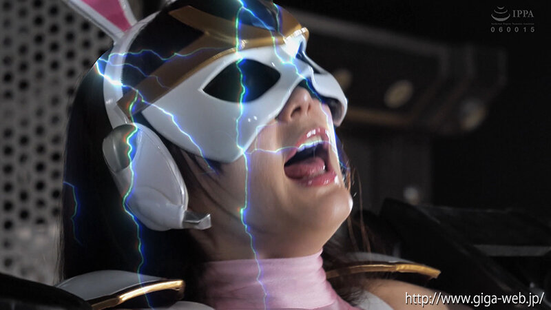 「美澄玲衣が女戦士ホワイトバニーに変身！サイバー戦隊で繰り広げる実験シーンが話題の特撮作品」のサンプル画像6枚目