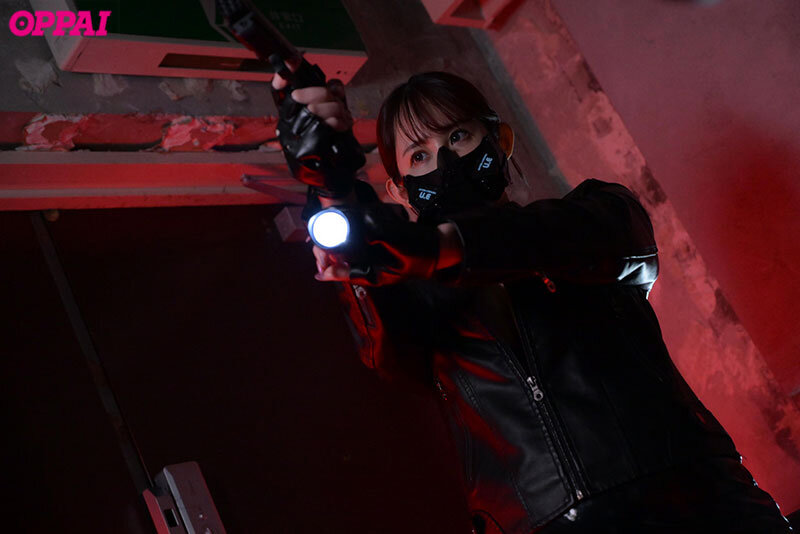 「【巨乳女捜査官】Kカップスパイが囚われ潮吹きアクメ調教!媚薬責めで中出しされる快楽拷問」のサムネイル