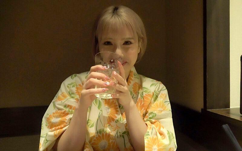 「若宮はずき 美乳×巨乳の温泉ハメ撮り中出し旅行！ノーブラ姿が魅力的な人気作品」のサンプル画像8枚目