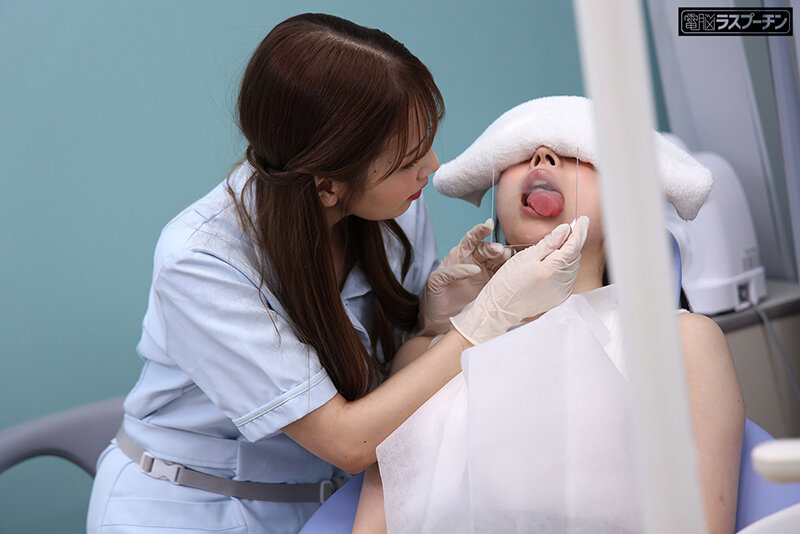 「皆月ひかる×友田彩也香|美少女が変態女医にレズキス責めされる痴女レズビアン作品」のサンプル画像4枚目