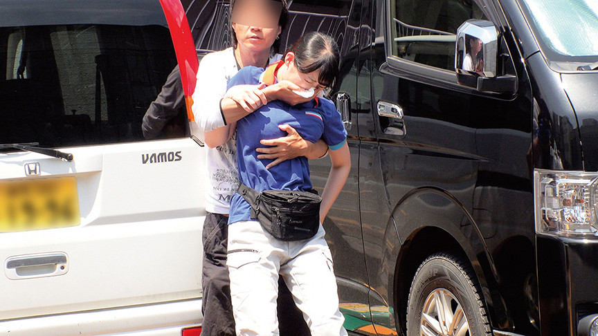 「【素人】配送ドライバーを誘惑する美女の強引アプローチ【フェチ動画】無理やり密室プレイ第2弾」のサムネイル