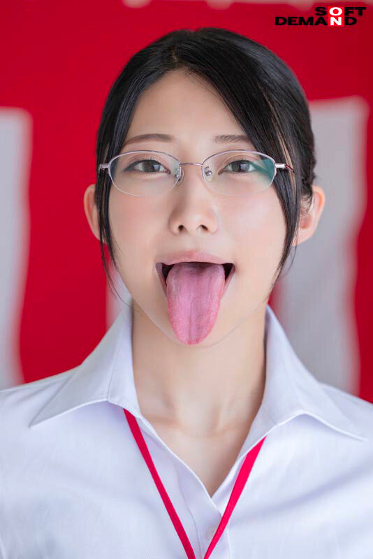 「めがね秘書・守屋よしのが魅せる濃厚フェラと顔射！3P・4Pで乱れるOLの姿」のサンプル画像18枚目