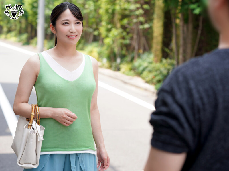 「【東ふうか】巨乳人妻がNTR中出しセックス!バイト先の美しい熟女を自宅に連れ込む」のサンプル画像3枚目