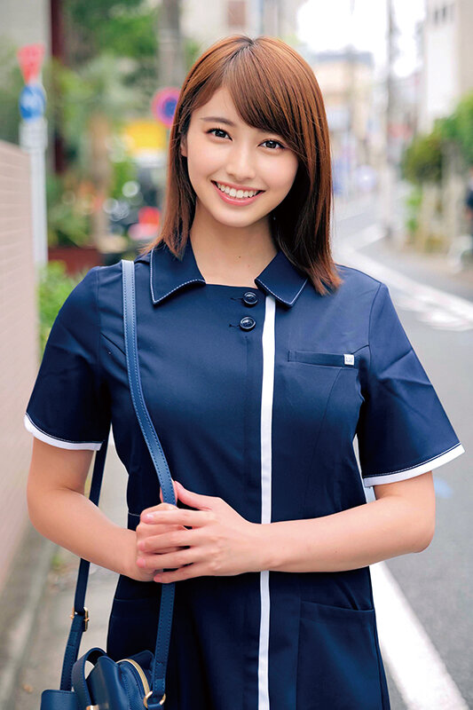 「巨乳美容部員が童貞君に濃厚キス&騎乗位で筆おろし中出しSEX【素人】」のサンプル画像2枚目