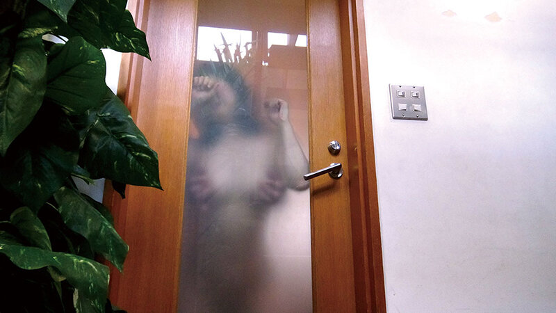 「【素人カップル】寝取られNTR企画で彼氏の前で他人棒に堕ちる彼女の衝撃映像」のサンプル画像15枚目