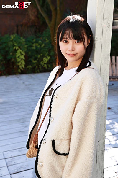 「高星なぎさ 中出し解禁!黒髪美少女の巨乳が揺れる初体験で絶頂【18歳デビュー】」のサムネイル