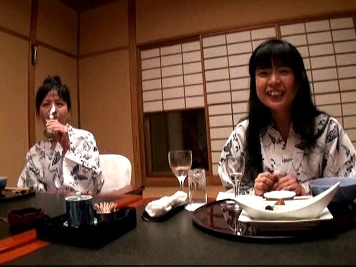 「【人妻】不倫旅行で乱交プレイに溺れる美人妻の秘密の温泉旅行【主婦・高画質リマスター】」のサンプル画像9枚目