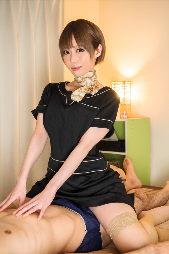 「【素人】川菜美鈴が出張マッサージ嬢に!欲求不満お姉さんの濃厚フェラご奉仕プレイ」のサンプル画像2枚目