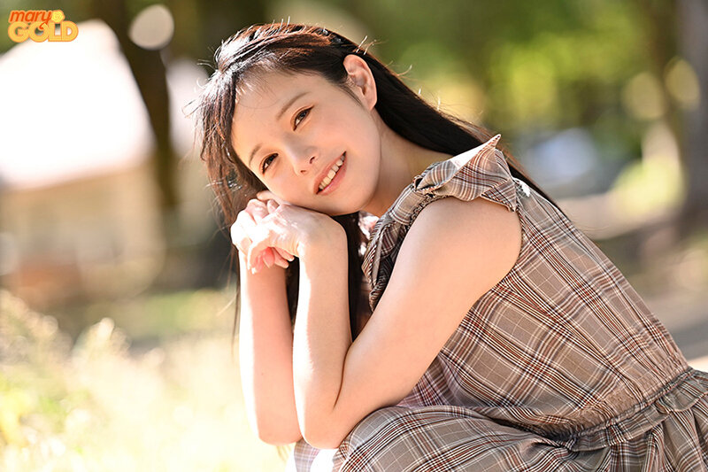 「月見若葉 アイドル卒業の美少女がAVデビュー！Gカップ巨乳グラビアボディを大胆披露」のサムネイル