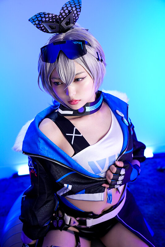 「上京アイドル候補生の美少女素人がコスプレ撮影会で中出しされる衝撃映像」のサンプル画像6枚目