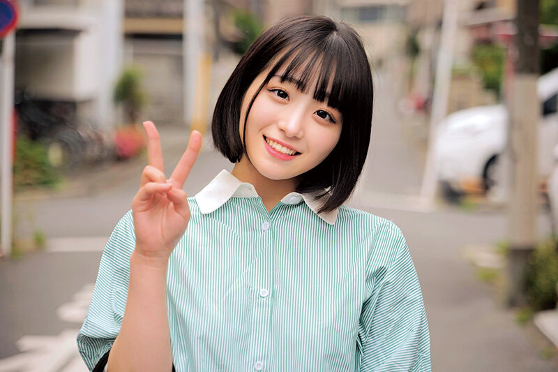 「【素人女子大生】スレンダー美少女みこ・うみをナンパして中出し！ウブな反応がたまらない」のサムネイル