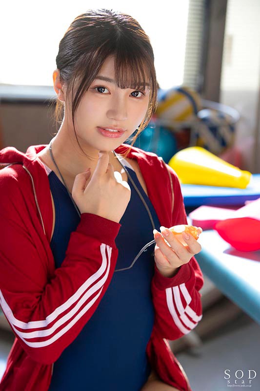 「唯井まひろのスク水フェラが凄い!競泳水着美少女の濃厚ご奉仕テクニック」のサンプル画像2枚目