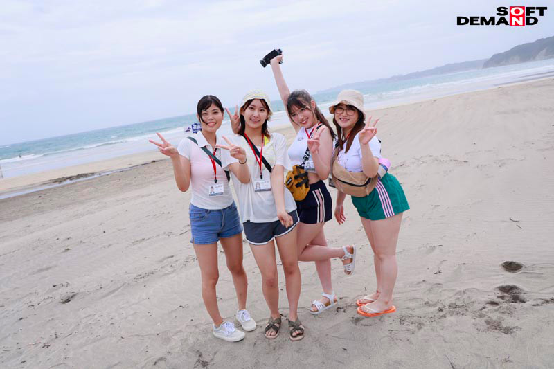 「【SOD女子社員】夏の新人AD4名がマジックミラー号企画リハーサルに挑戦【羞恥プレイ】」のサンプル画像3枚目