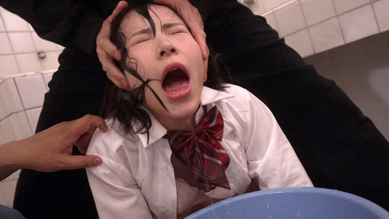 「沙月恵奈が女子校生役で監禁される衝撃作品！美乳×中出し20連発の過激展開」のサンプル画像2枚目