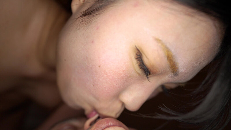 「【七藤優亜】美人お姉さん素人が唾液プレイに挑戦!顔面びしょ濡れの衝撃映像【個人撮影】」のサンプル画像19枚目