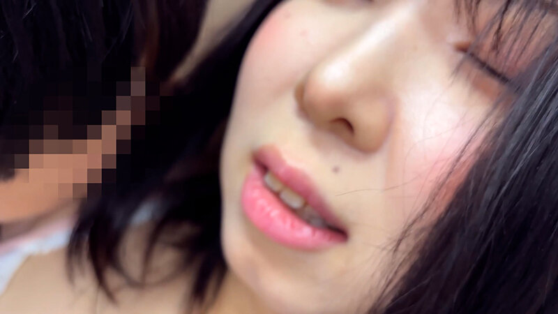 「素人お姉さんナンパ企画!食品工場事務員みりなちゃんが街中でM男にワキ舐め許可する神対応」のサンプル画像13枚目