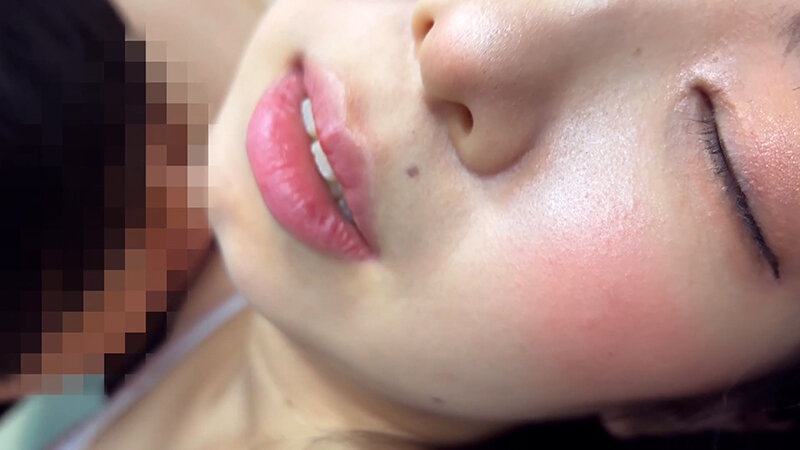 「素人お姉さんナンパ企画!食品工場事務員みりなちゃんが街中でM男にワキ舐め許可する神対応」のサンプル画像17枚目