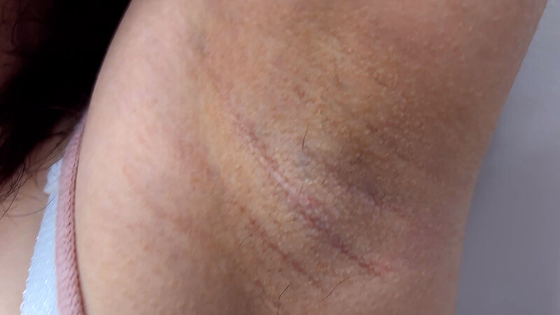 「素人お姉さんナンパ企画!食品工場事務員みりなちゃんが街中でM男にワキ舐め許可する神対応」のサンプル画像4枚目