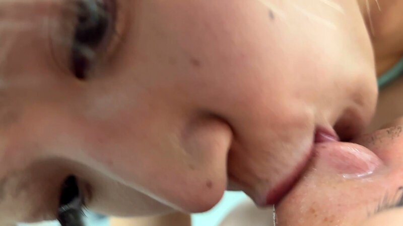 「【素人ナンパ】美人お姉さんが言葉責めと濃厚鼻フェラでM男を翻弄する激エロ映像」のサンプル画像13枚目