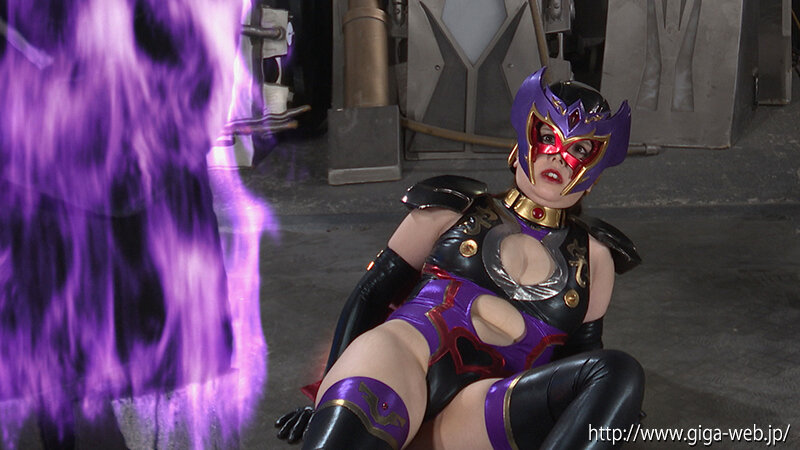 「月見伊織が魅せる女戦士ヒロイン！悪の女幹部が正義に目覚める光堕ち作品」のサンプル画像13枚目