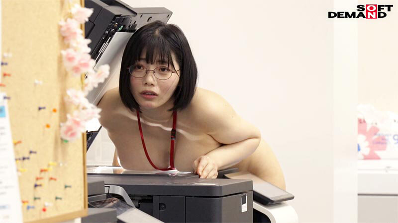 「阪本一乃・阿久津羽依ら5名のOLが挑む羞恥の全裸業務!野外露出と放置プレイで魅せる社内ミッション」のサンプル画像20枚目