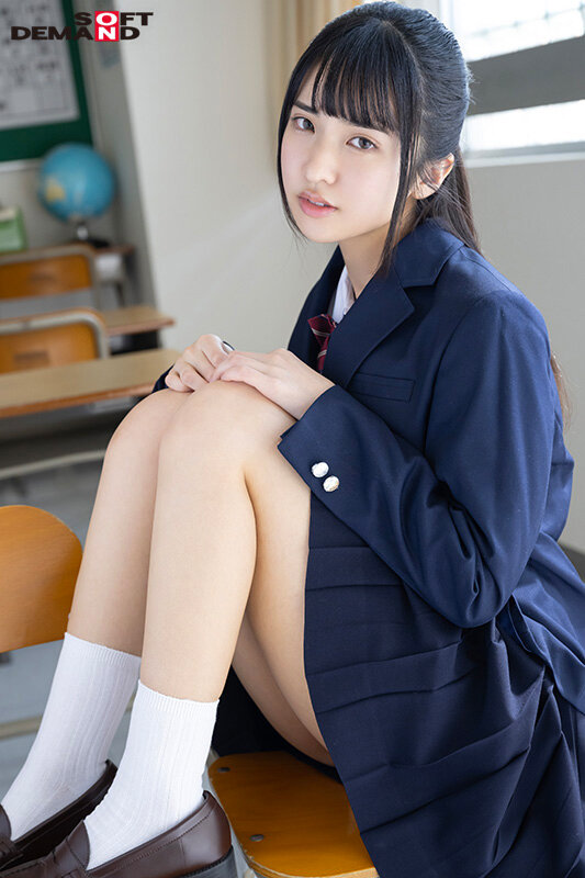 「久我まどか 制服女子校生がフェラ&ごっくん初体験 スレンダー美少女と先生の秘密の関係」のサンプル画像16枚目