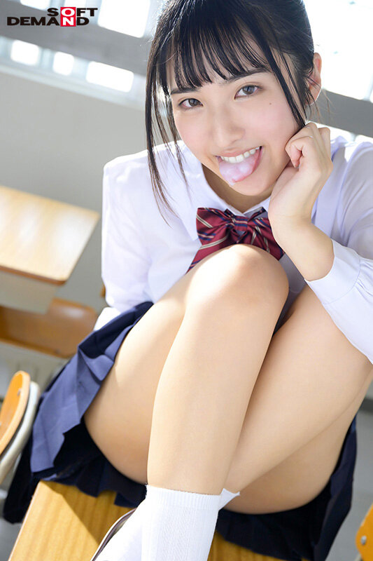 「久我まどか 制服女子校生がフェラ&ごっくん初体験 スレンダー美少女と先生の秘密の関係」のサンプル画像17枚目