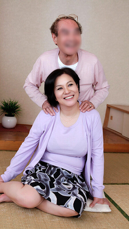 「熟女人妻の背徳ドラマ!巨乳主婦がフェラとバイブで乱れる濃厚プレイ4時間」のサンプル画像3枚目