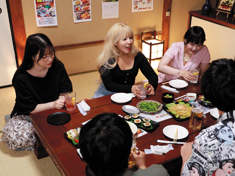 「丸最レア 巨乳痴女のパイズリ＆騎乗位で中出し！デカ尻美女との濃厚キス同棲生活」のサンプル画像11枚目