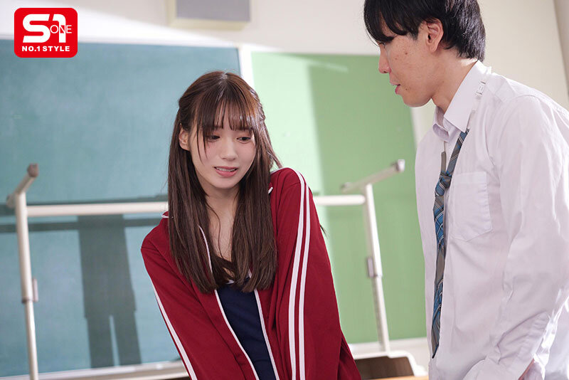 「兒玉七海が女子校生役で3P・4Pに挑戦！オタク系美少女の顔射プレイが話題の作品」のサンプル画像2枚目