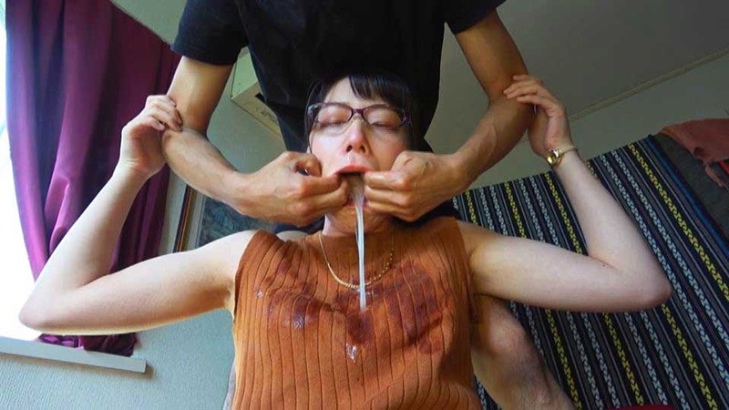 「広瀬ちひろのイラマチオ調教動画|過激なゲロプレイに悶えるマゾ女優の本気映像」のサンプル画像3枚目