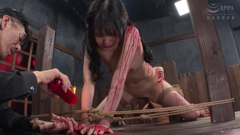 「【素人美女】巨根で喉奥責め！拘束イラマチオ調教プレイ8時間【デカチン特集】」のサンプル画像17枚目