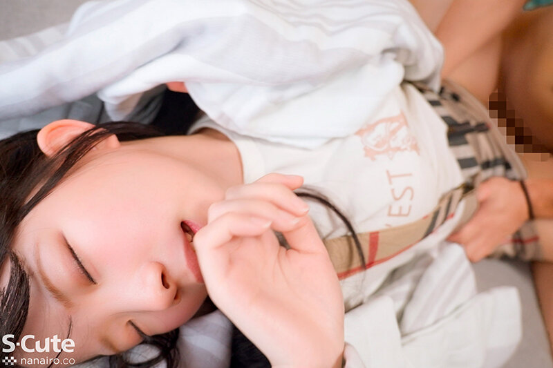 「美少女・南日菜乃のパイパン姿でフェラ＆中出しご奉仕！従順な後輩との濃密プレイ」のサンプル画像7枚目