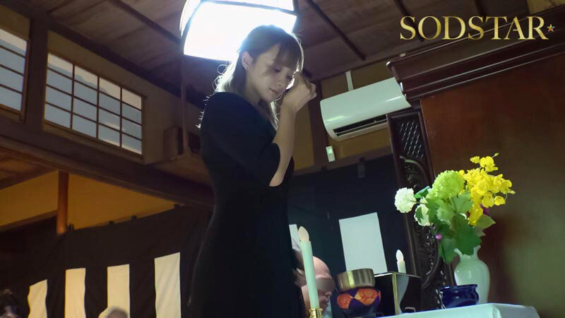 「渚恋生の人妻NTR作品｜金髪ギャル妻が寝取られ中出しされる濃厚プレイ動画」のサンプル画像2枚目