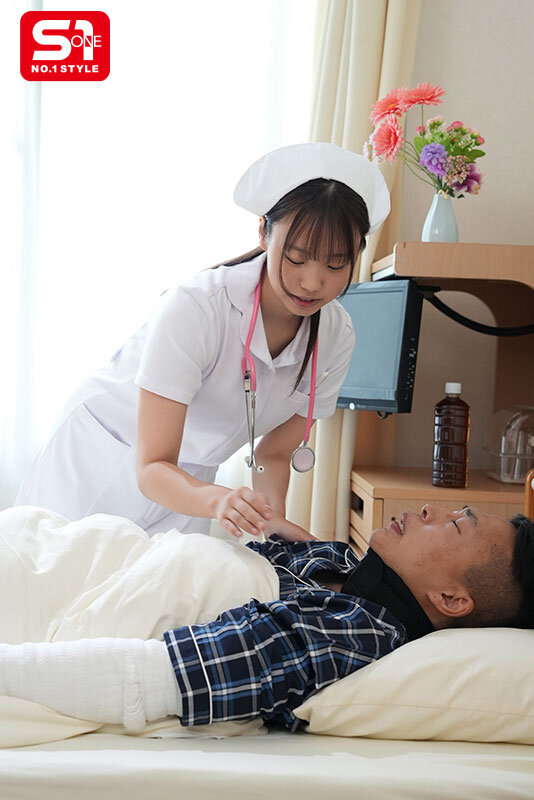 「小日向みゆうの巨乳ナースが騎乗位とパイズリで癒す！手コキも堪能できる看護婦プレイ」のサムネイル