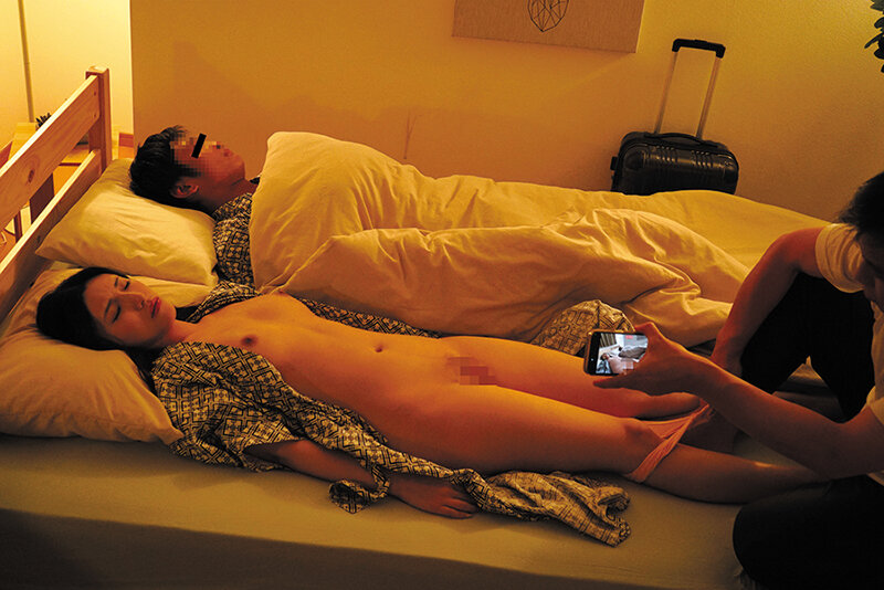 「森沢かな・平岡里枝子ら美女5人の民泊カップル盗撮映像｜羞恥プレイと中出しの実録ベスト版」のサンプル画像4枚目