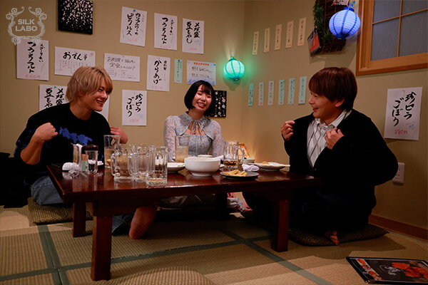 「千石もなか×わか菜ほのが魅せる3P・4Pプレイ!カップルの濃密な絡みに注目【Triangular Holic 4】」のサンプル画像3枚目