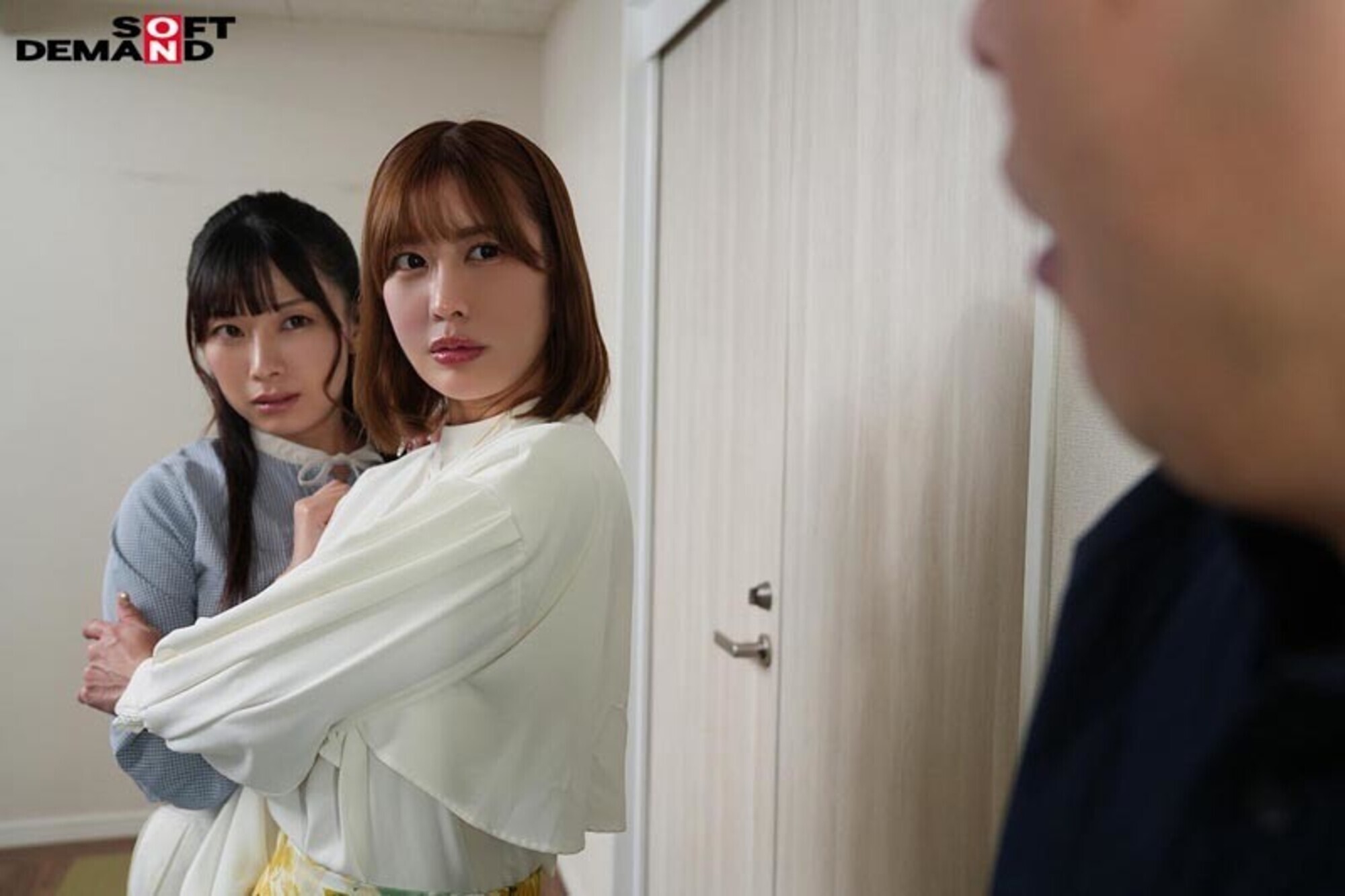 「市瀬あいり・夏川あゆみ・白石なぎさが巨乳女子アナに!ハーレム中出しで乱れる生放送」のサンプル画像4枚目