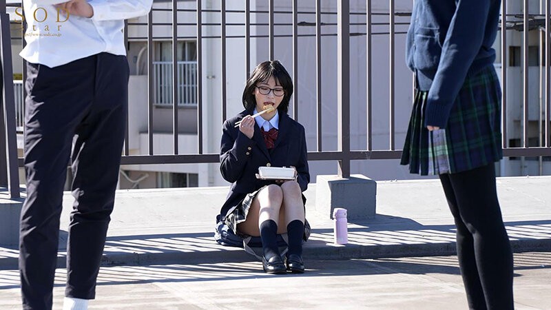 「眼鏡美少女JK宮島めいが淫語で誘惑!生意気小悪魔痴女の挑発プレイがエロすぎる」のサンプル画像2枚目