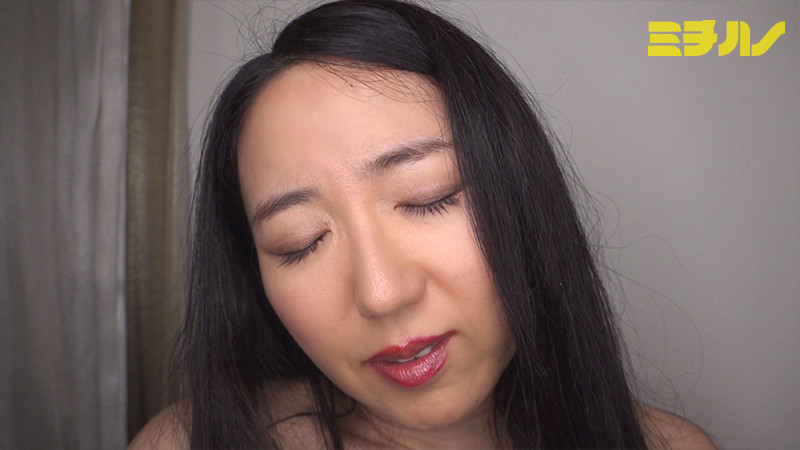 「【藍沢汐里】美熟女の濃厚オナニーがエロすぎる！興奮必至の自慰プレイ動画」のサンプル画像2枚目