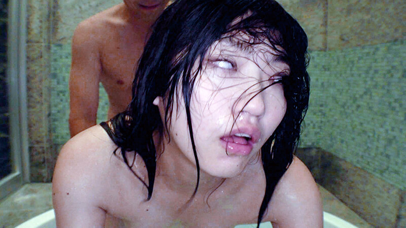 「【M女】従順ドM美女はるのが乱交で激しいイラマチオと中出しに悶絶する過激プレイ」のサンプル画像4枚目