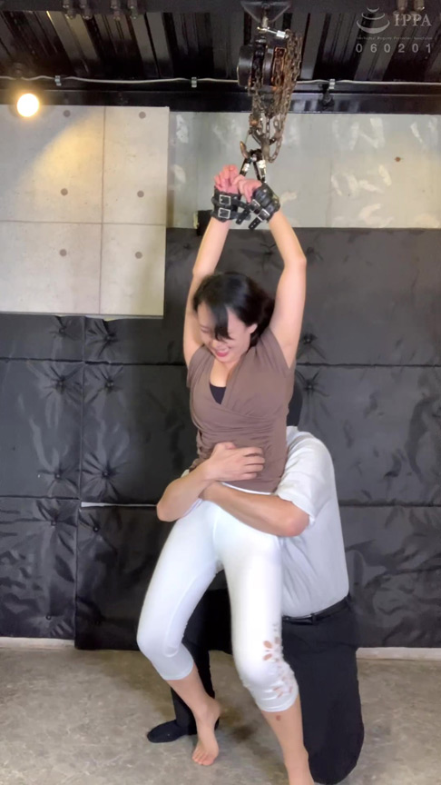 「海埜ほたるのくすぐり責め動画｜TICKLE PRODUCTION THRILLで悶絶する姿が話題」のサンプル画像2枚目