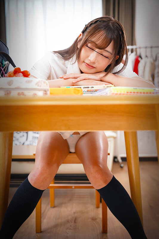 「【パイパン美乳】家庭教師が教え子に中出し＆潮吹きさせる禁断の寝取り映像」のサムネイル