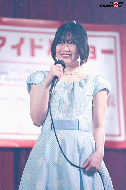 「門倉すず 素人アイドルが喉奥トレーニングでフェラ＆イラマチオ披露する衝撃映像」のサンプル画像4枚目